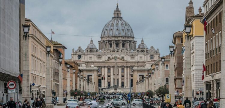 ciemne-interesy-watykanu-pieniadze